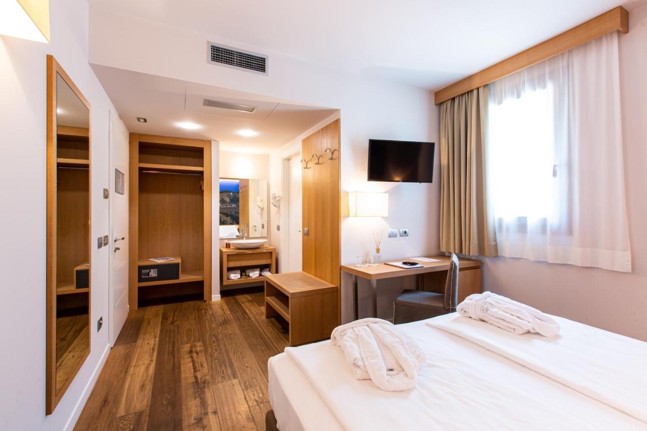 Wine Hotel Retici Balzi Poggiridenti Exteriér fotografie