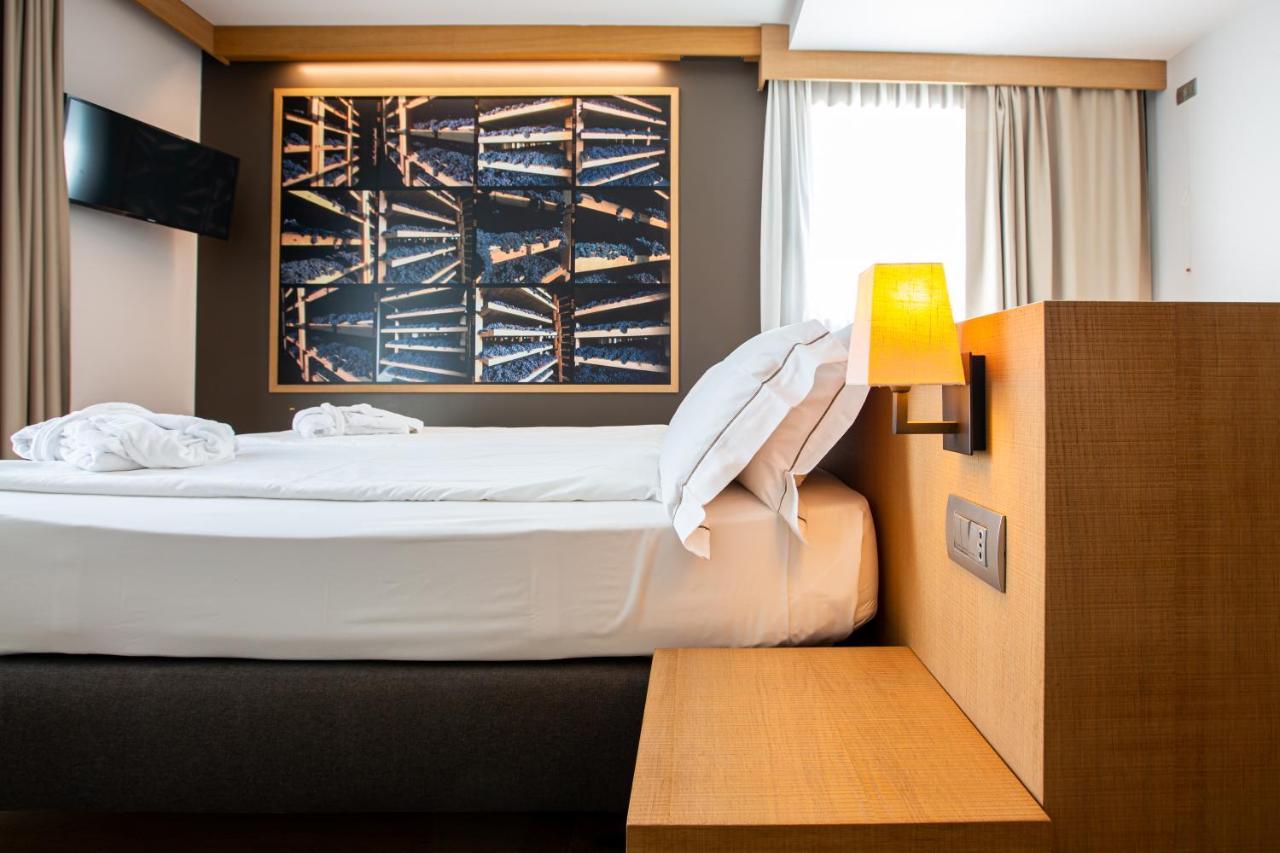 Wine Hotel Retici Balzi Poggiridenti Exteriér fotografie