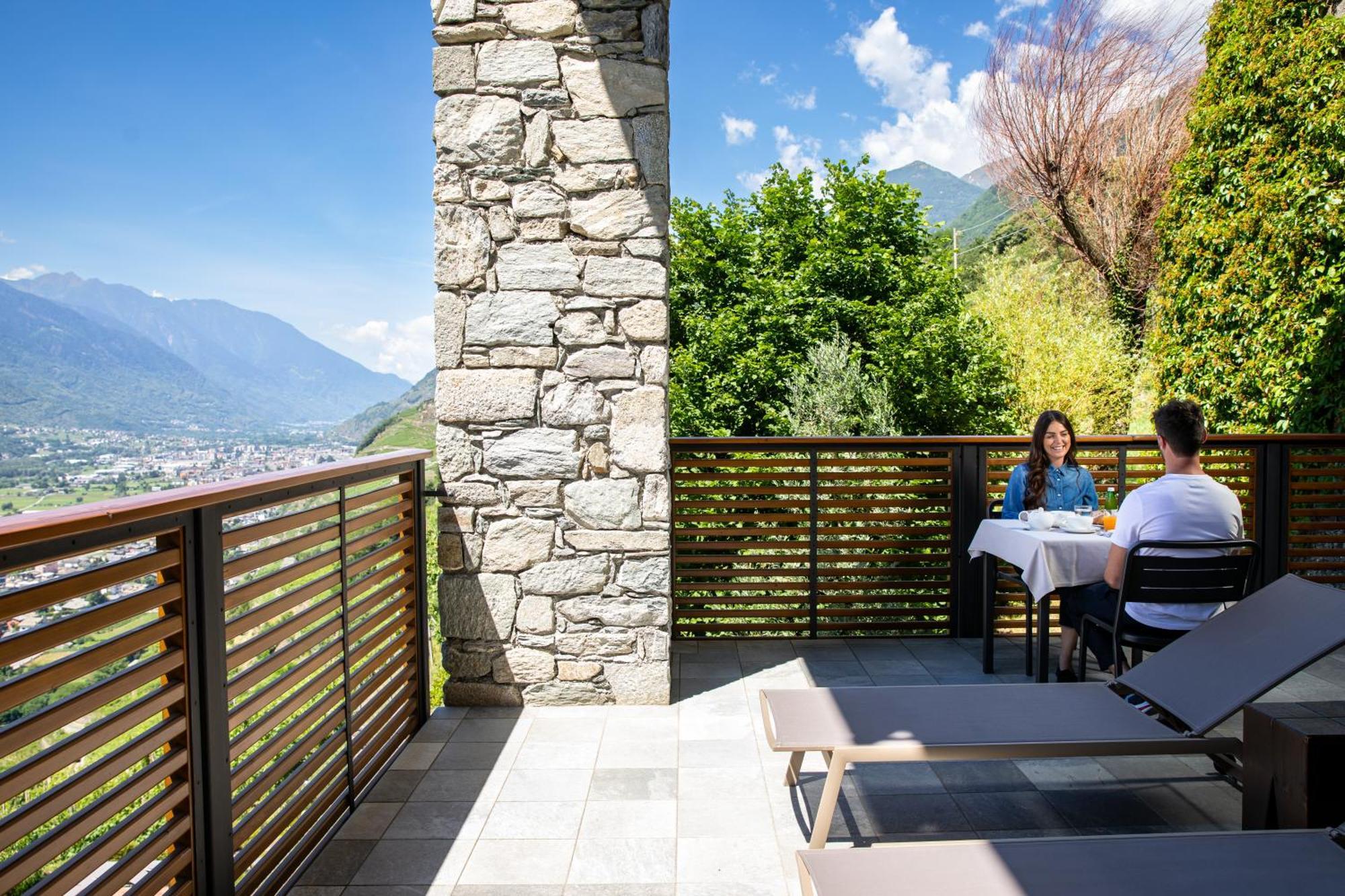 Wine Hotel Retici Balzi Poggiridenti Exteriér fotografie