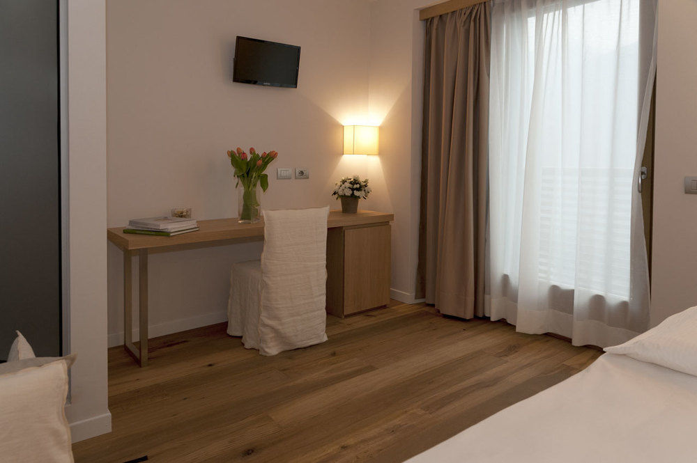 Wine Hotel Retici Balzi Poggiridenti Exteriér fotografie