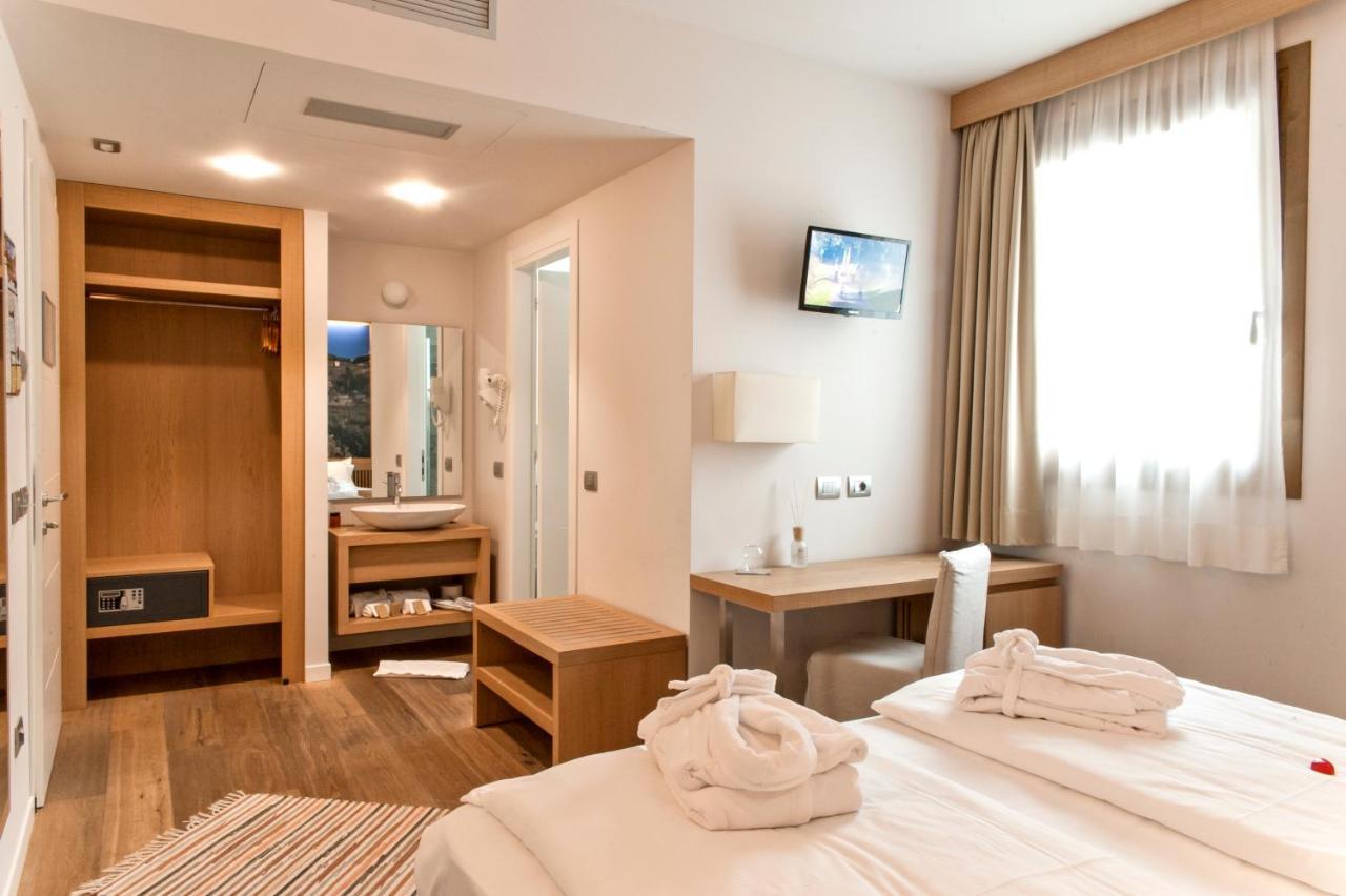 Wine Hotel Retici Balzi Poggiridenti Exteriér fotografie